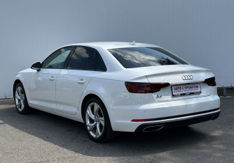 Подержанный автомобиль Audi A4 Sedan 2019 года (7 фото)