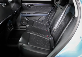 Подержанный автомобиль Voyah Free 2023 года (10 фото)