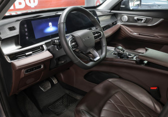 Подержанный автомобиль Chery Tiggo 8 Pro Max 2023 года (16 фото)