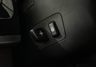 Подержанный автомобиль BMW X5 2016 года (18 фото)