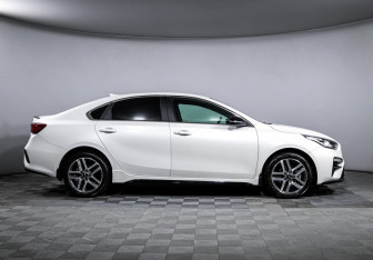 Подержанный автомобиль Kia Cerato Sedan 2020 года (4 фото)