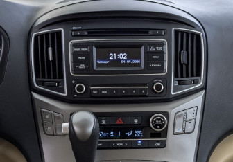 Подержанный автомобиль Hyundai H-1 2021 года (17 фото)