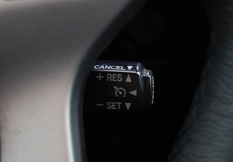 Подержанный автомобиль Toyota Land Cruiser Prado 2016 года (15 фото)