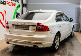 Подержанный автомобиль Volvo S80 2014 года (4 фото)