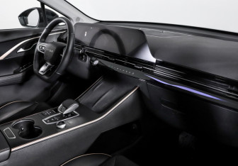 Подержанный автомобиль Omoda C5 2023 года (9 фото)