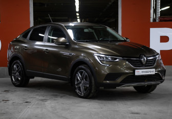 Подержанный автомобиль Renault Arkana 2021 года (3 фото)