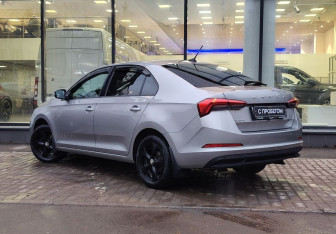 Подержанный автомобиль Skoda Rapid Liftback 2021 года (6 фото)