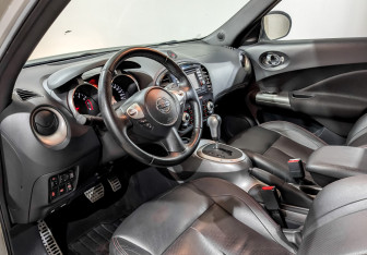 Подержанный автомобиль Nissan Juke 2012 года (16 фото)