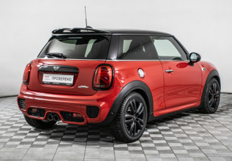 Подержанный автомобиль MINI Hatch 2018 года (5 фото)