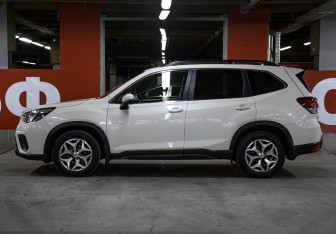 Подержанный автомобиль Subaru Forester Suv 2020 года (8 фото)