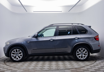 Подержанный автомобиль BMW X5 2011 года (2 фото)