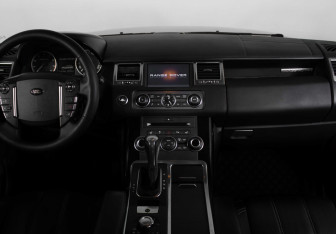 Подержанный автомобиль Land Rover Range Rover Sport 2011 года (12 фото)