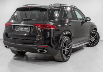 Подержанный автомобиль Mercedes-Benz GLE 2021 года (5 фото)