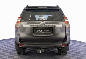 Подержанный автомобиль Toyota Land Cruiser Prado 2014 года (6 фото)