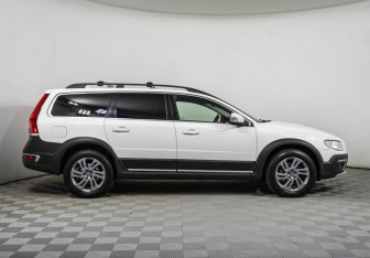Подержанный автомобиль Volvo XC70 2014 года (4 фото)