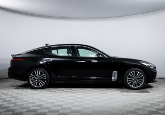 Подержанный автомобиль Kia Stinger 2019 года (4 фото)