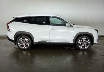 Подержанный автомобиль Geely Atlas 2024 года (4 фото)