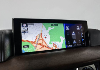 Подержанный автомобиль Lexus LX 2016 года (26 фото)