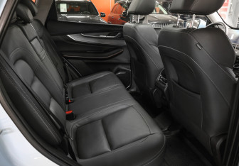 Подержанный автомобиль Exeed LX 2023 года (13 фото)