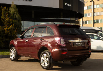 Подержанный автомобиль Lifan X60 2013 года (5 фото)