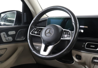 Подержанный автомобиль Mercedes-Benz GLE 2019 года (15 фото)