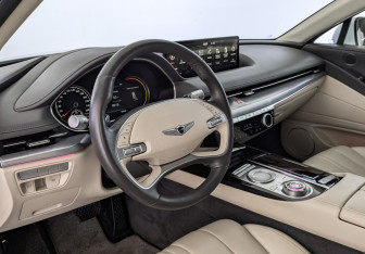 Подержанный автомобиль Genesis G80 2021 года (15 фото)