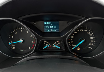 Подержанный автомобиль Ford Focus Hatchback 2017 года (16 фото)