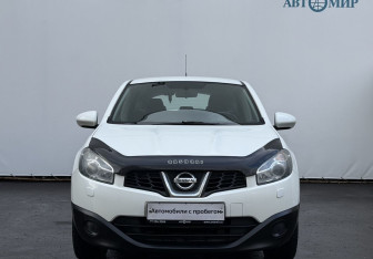 Подержанный автомобиль Nissan Qashqai 2013 года (2 фото)