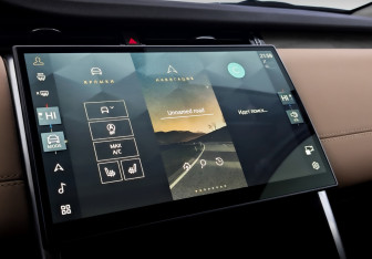 Подержанный автомобиль Land Rover Discovery Sport 2025 года (27 фото)