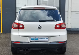 Подержанный автомобиль Volkswagen Tiguan 2009 года (6 фото)
