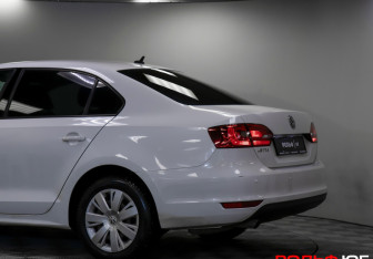 Подержанный автомобиль Volkswagen Jetta Sedan 2014 года (21 фото)