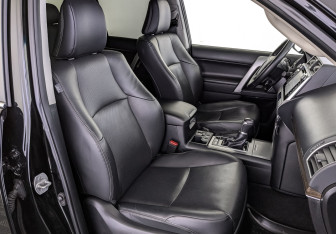 Подержанный автомобиль Toyota Land Cruiser Prado 2019 года (24 фото)