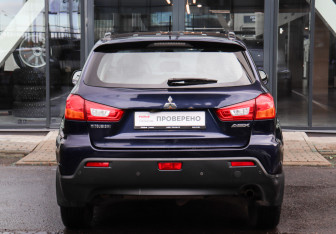 Подержанный автомобиль Mitsubishi ASX 2011 года (5 фото)