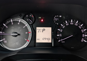 Подержанный автомобиль Toyota Land Cruiser Prado 2020 года (16 фото)