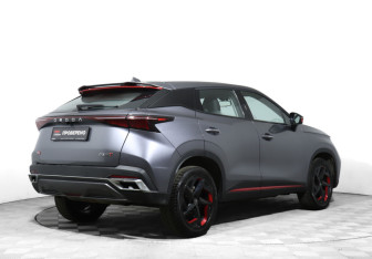 Подержанный автомобиль Omoda C5 2023 года (5 фото)