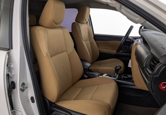 Подержанный автомобиль Toyota Fortuner 2022 года (23 фото)