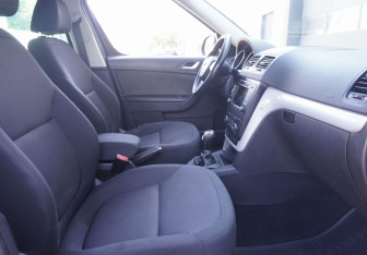 Подержанный автомобиль Skoda Yeti 2012 года (11 фото)