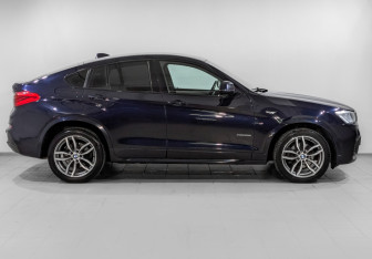 Подержанный автомобиль BMW X4 2018 года (4 фото)