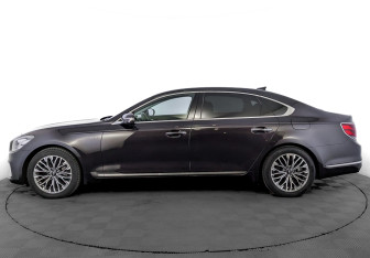 Подержанный автомобиль Kia K900 2019 года (8 фото)