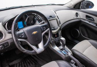 Подержанный автомобиль Chevrolet Cruze Sedan 2014 года (9 фото)