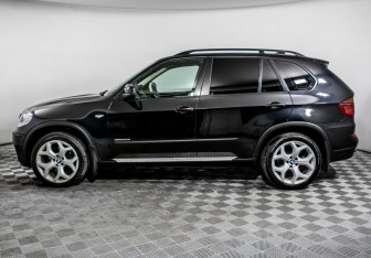 Подержанный автомобиль BMW X5 2010 года (8 фото)