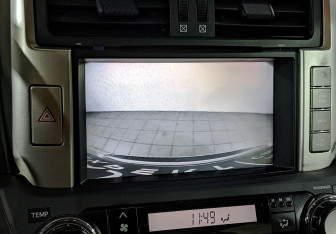 Подержанный автомобиль Toyota Land Cruiser Prado 2013 года (25 фото)