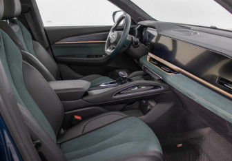 Подержанный автомобиль Geely Monjaro 2024 года (9 фото)