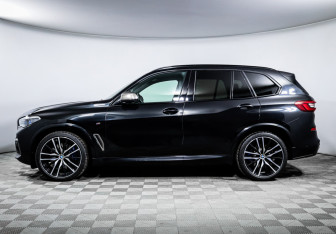Подержанный автомобиль BMW X5 2019 года (8 фото)