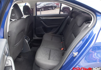Подержанный автомобиль Skoda Octavia Liftback 2020 года (8 фото)