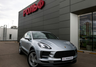 Подержанный автомобиль Porsche Macan 2017 года (26 фото)