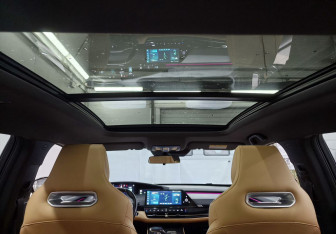 Подержанный автомобиль Changan UNI-K 2023 года (13 фото)