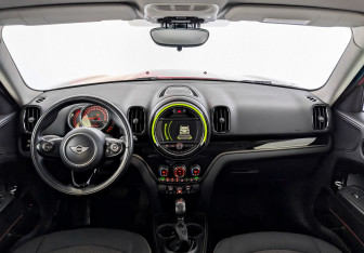 Подержанный автомобиль MINI Clubman Wagon 2017 года (14 фото)