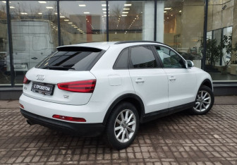 Подержанный автомобиль Audi Q3 2012 года (8 фото)