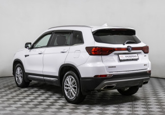 Подержанный автомобиль Changan CS75 2022 года (7 фото)